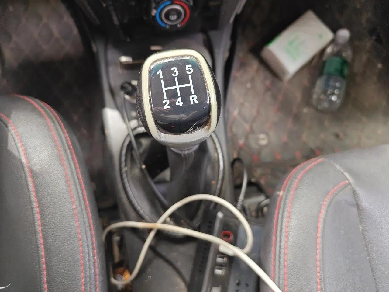 Jinbei Zhishang S30 2015 1.5L Manual Elite Model — миниатюра 15