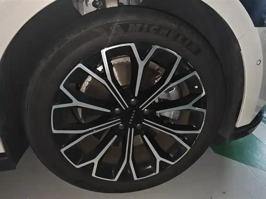 Extreme Krypton 007 2025 Rear-Wheel Drive Intelligent Driving Edition 75kWh — миниатюра 6