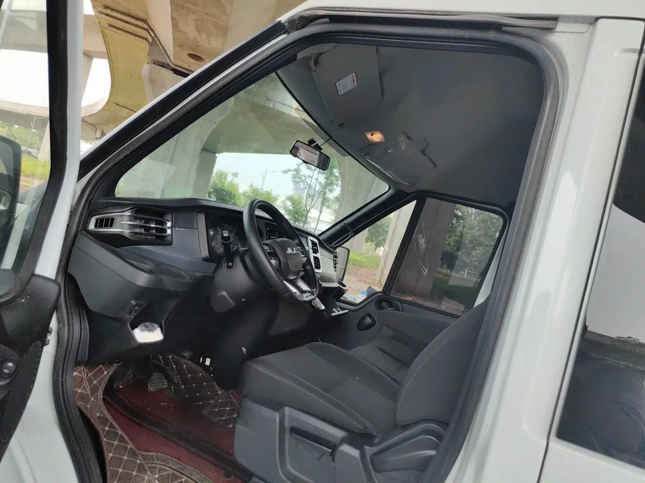 JMC Fushun 2023 2.0T Automatic Mid-Range High-Roof Commercial Multi-Purpose 7-Seater Passenger Vehicle — миниатюра 16