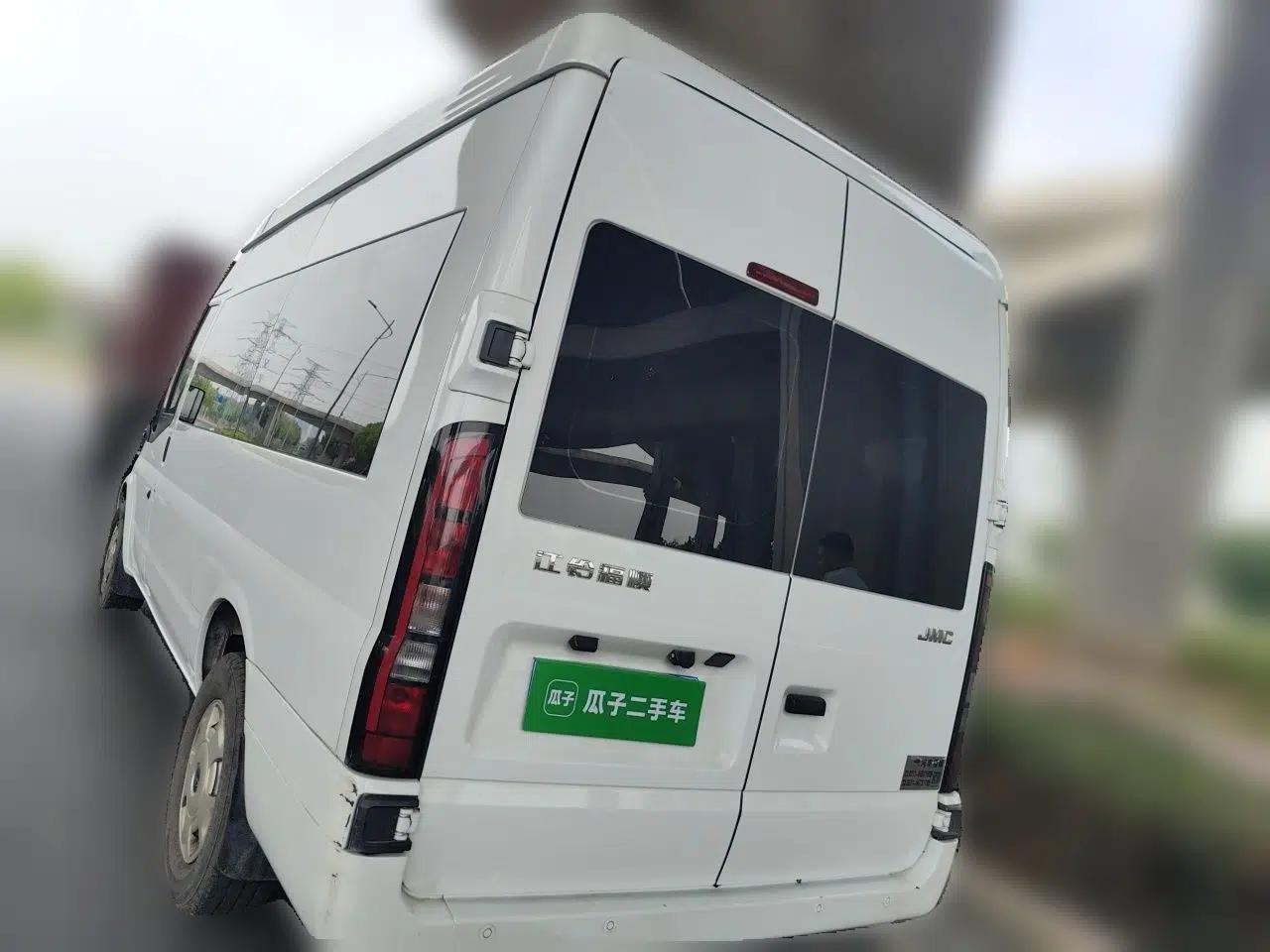 JMC Fushun 2023 2.0T Automatic Mid-Range High-Roof Commercial Multi-Purpose 7-Seater Passenger Vehicle — миниатюра 4
