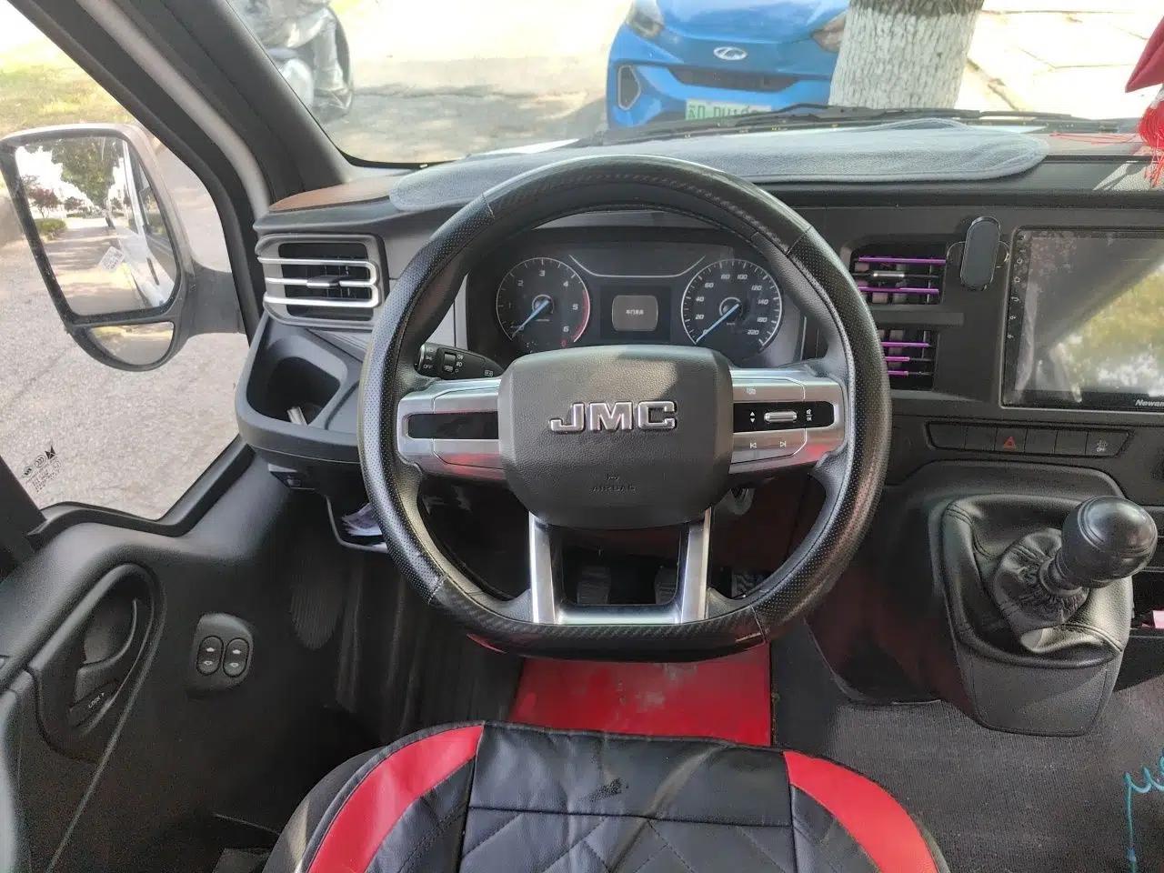 JMC Fushun 2025 2.0T 6MT Diesel Mid-Drive Mid-Roof Commercial Multi-Purpose 7-Seater Passenger Vehicle — миниатюра 11