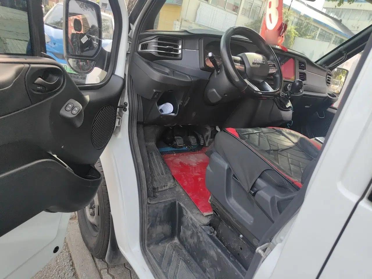 JMC Fushun 2025 2.0T 6MT Diesel Mid-Drive Mid-Roof Commercial Multi-Purpose 7-Seater Passenger Vehicle — миниатюра 17