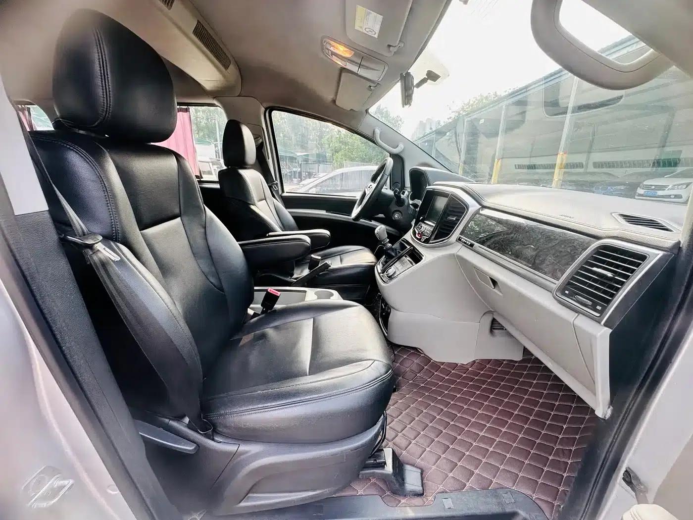 Refine M4 2017 1.9T Diesel Manual Deluxe Edition — миниатюра 11