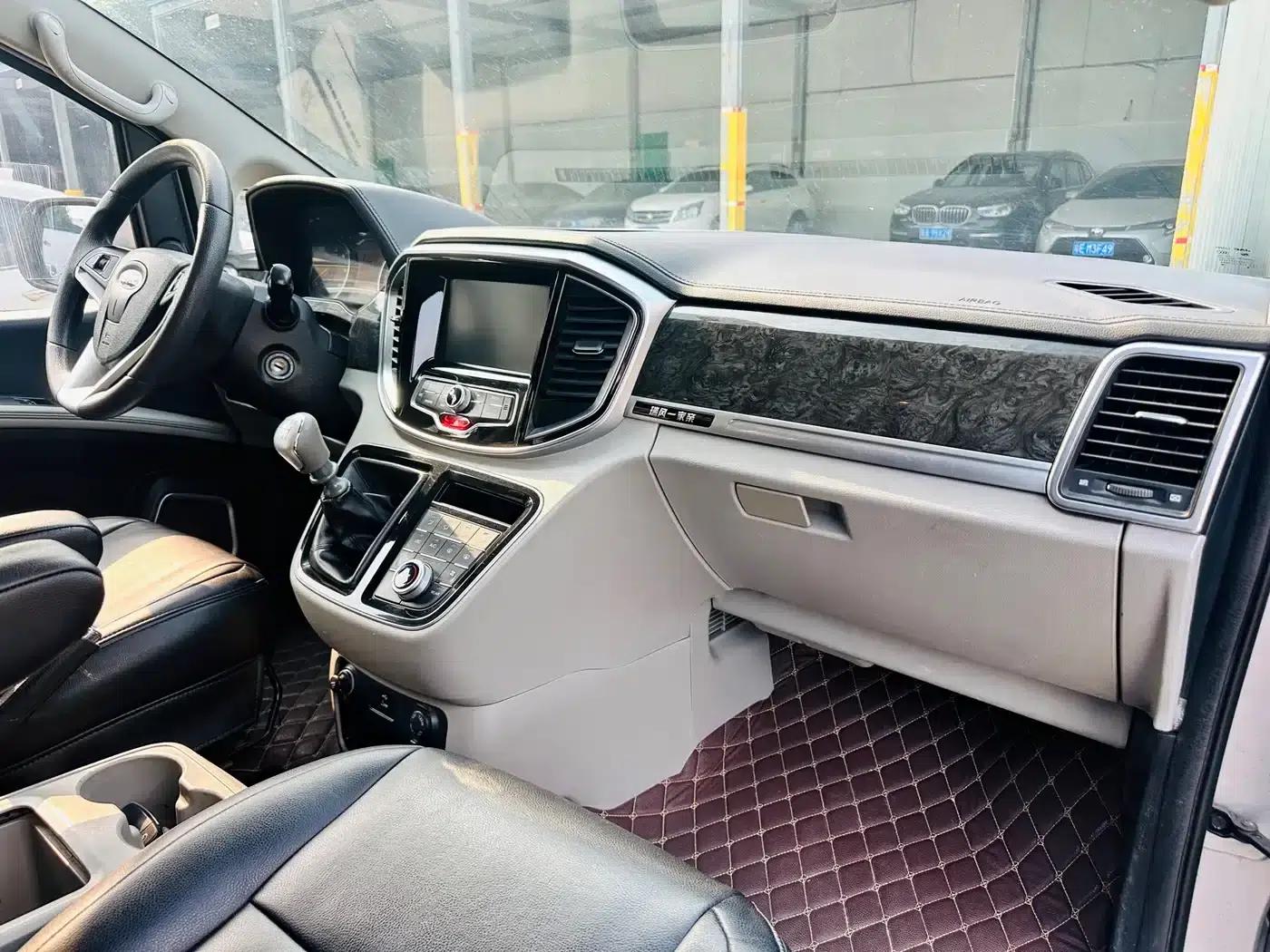 Refine M4 2017 1.9T Diesel Manual Deluxe Edition — миниатюра 12