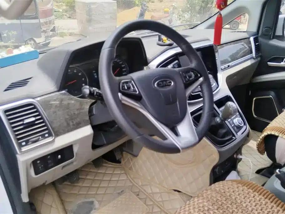 Refine M4 2018 1.5T Manual Hybrid Luxury Edition — миниатюра 12