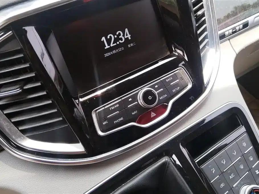 Refine M4 2018 1.5T Manual Hybrid Luxury Edition — миниатюра 13