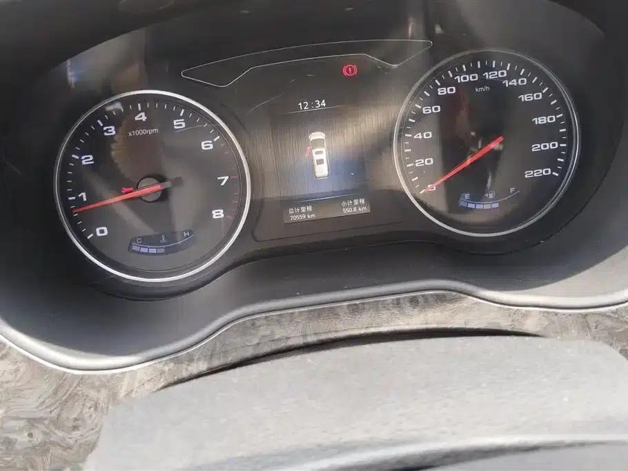 Refine M4 2018 1.5T Manual Hybrid Luxury Edition — миниатюра 14