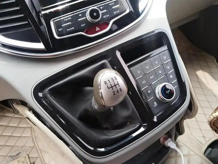 Refine M4 2018 1.5T Manual Hybrid Luxury Edition — миниатюра 16