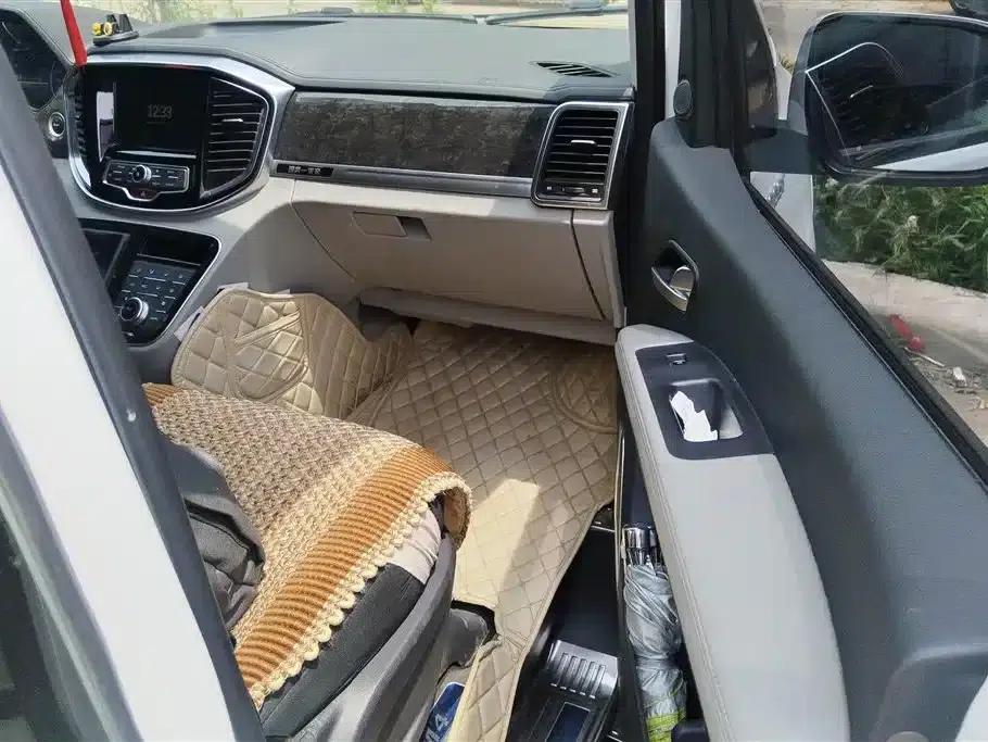 Refine M4 2018 1.5T Manual Hybrid Luxury Edition — миниатюра 8