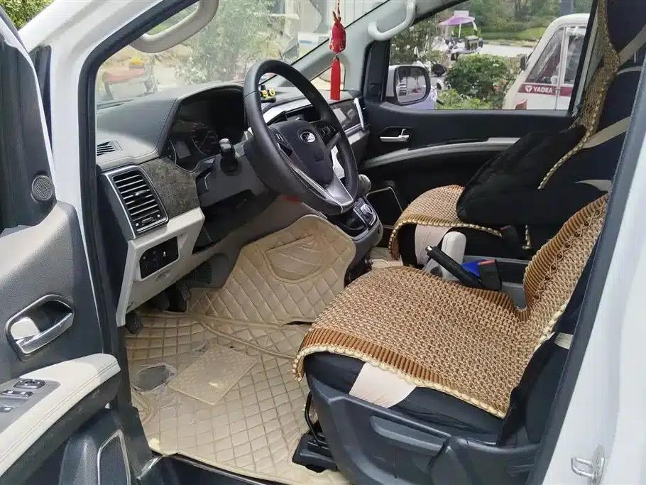 Refine M4 2018 1.5T Manual Hybrid Luxury Edition — миниатюра 9