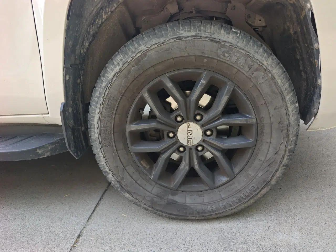 JMC Yuhu 7 2022 2.0T Manual Diesel Two-Wheel Drive Comfort Version Standard Wheelbase — миниатюра 8