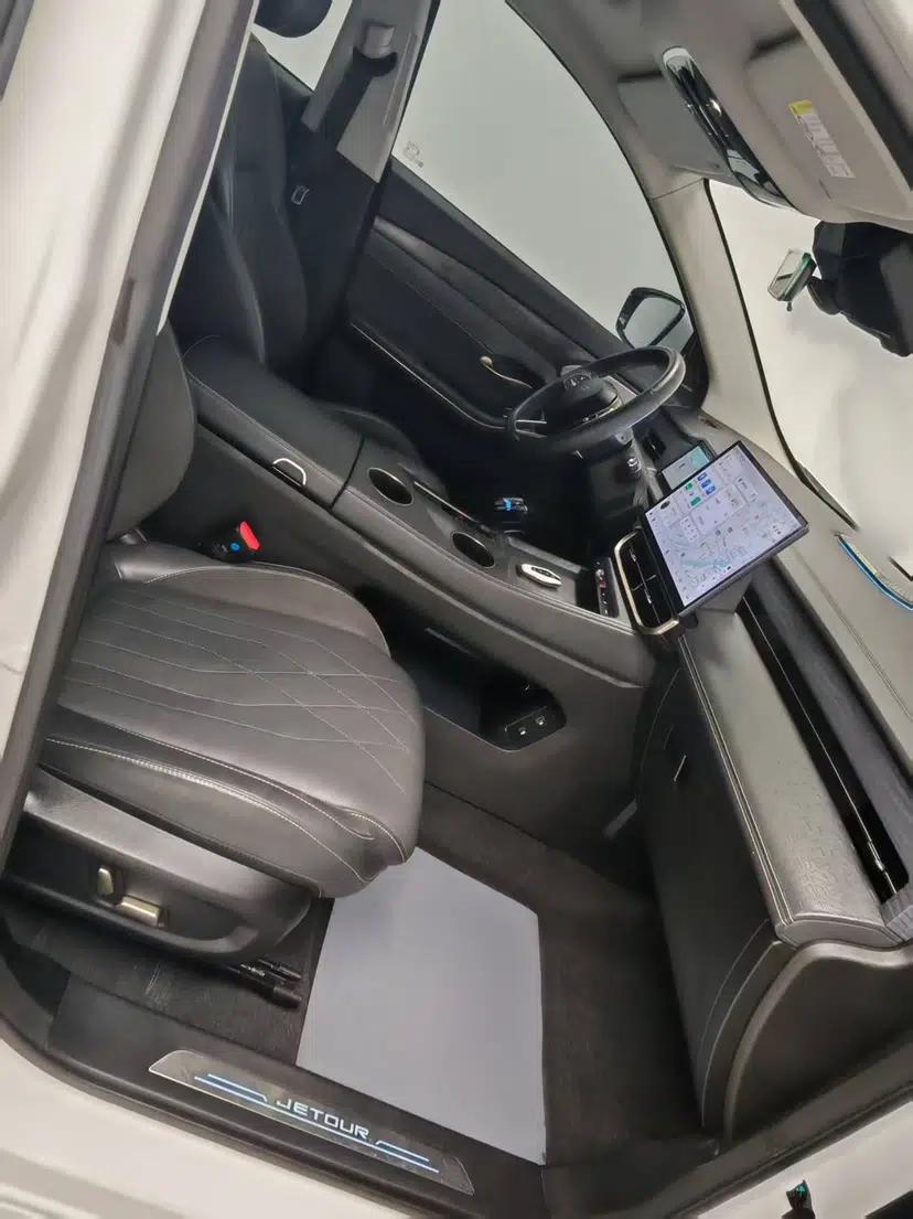 JETOUR X90 PRO 2024 2.0T DCT Luxury Edition 5 Seats — миниатюра 15