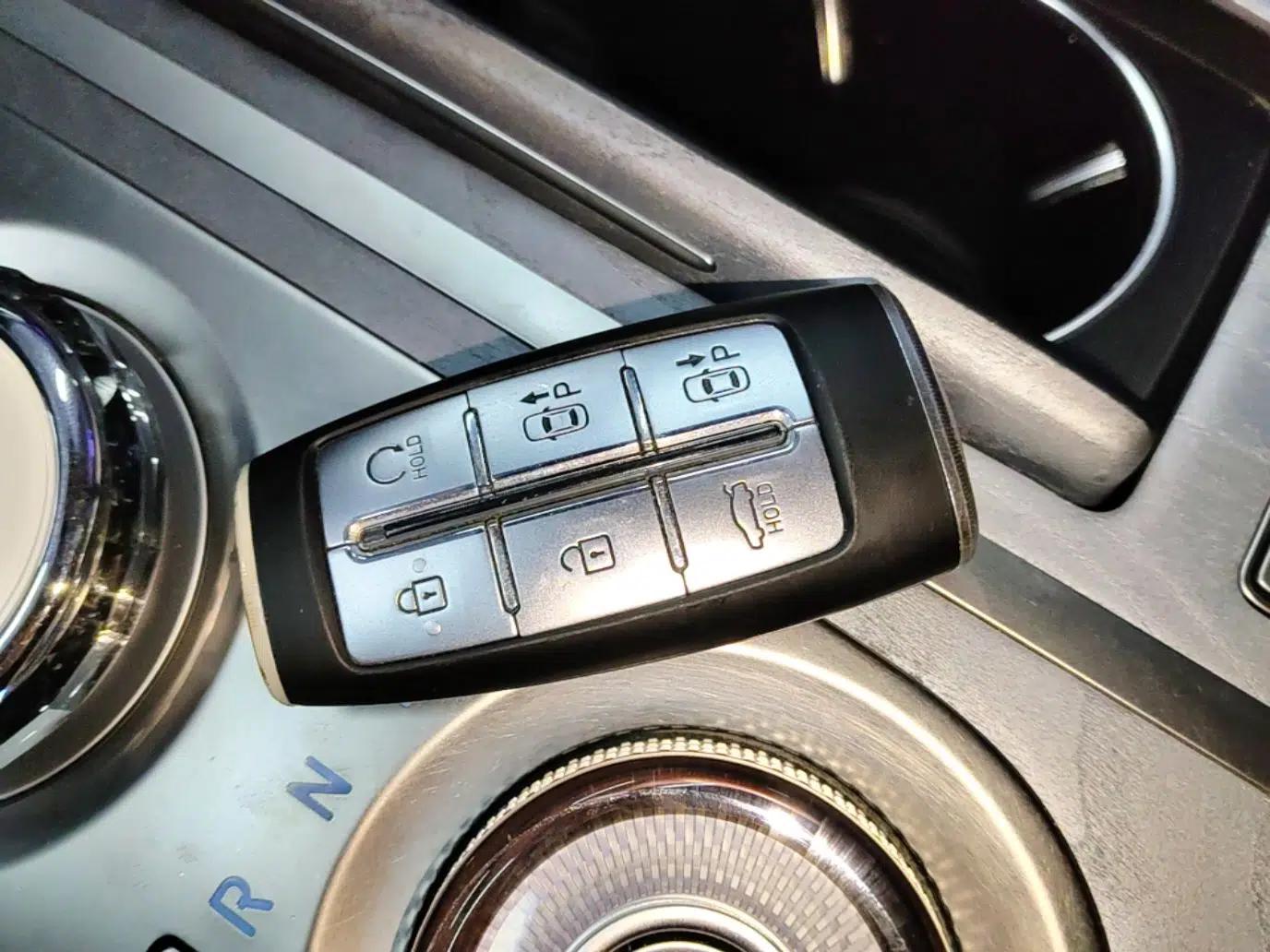 Genesis G80 2023 2.5T Rear-Drive Flagship Edition — миниатюра 12