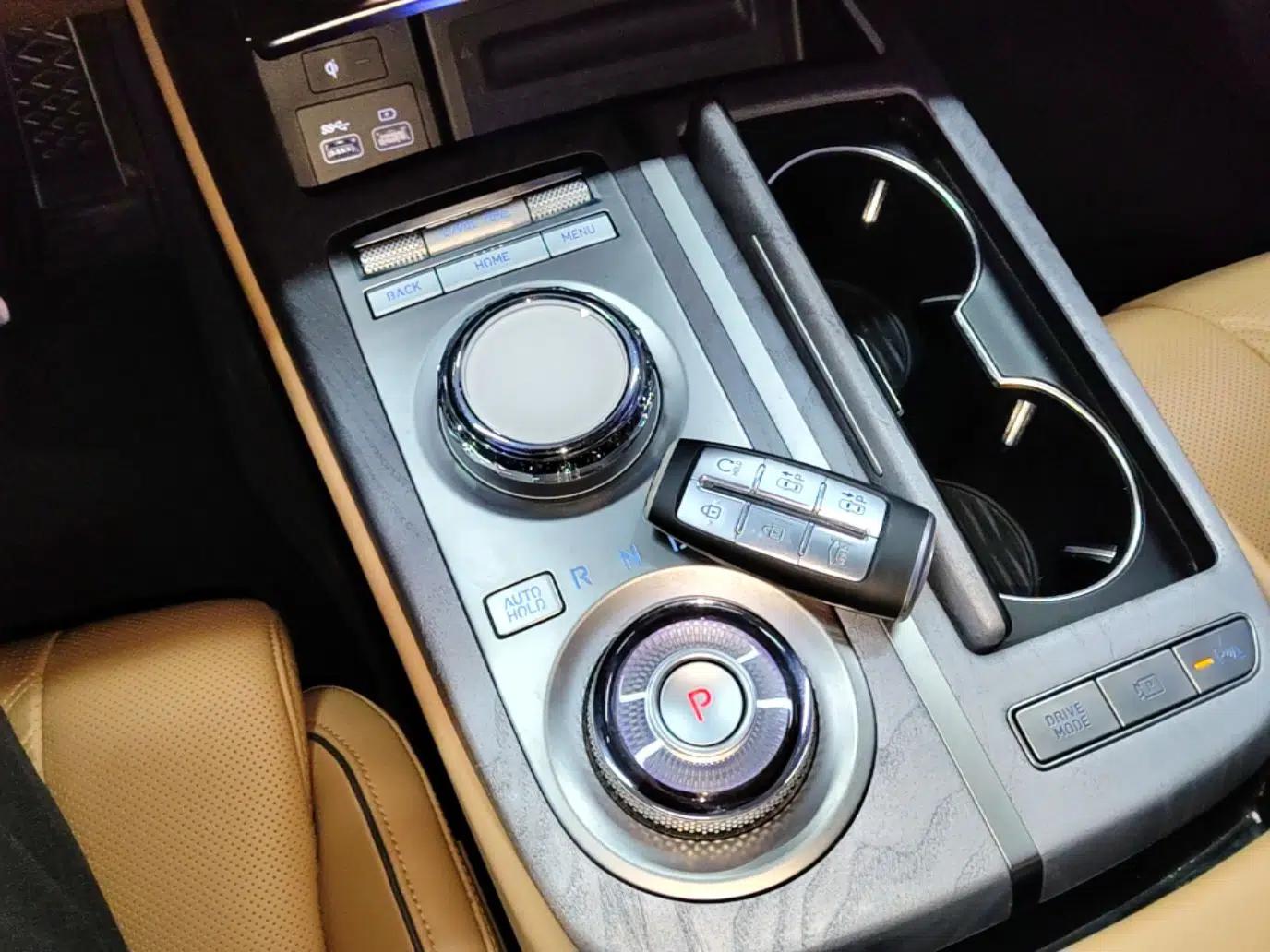 Genesis G80 2023 2.5T Rear-Drive Flagship Edition — миниатюра 17