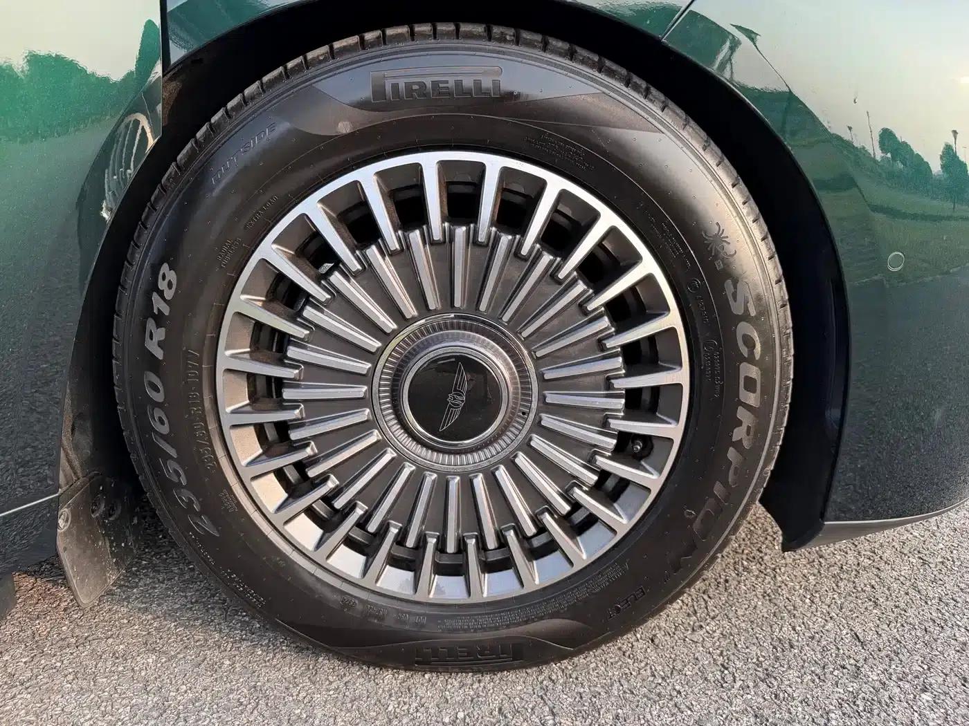 Yizhen L380 2025 Model 805km Flagship Edition 4WD — миниатюра 39