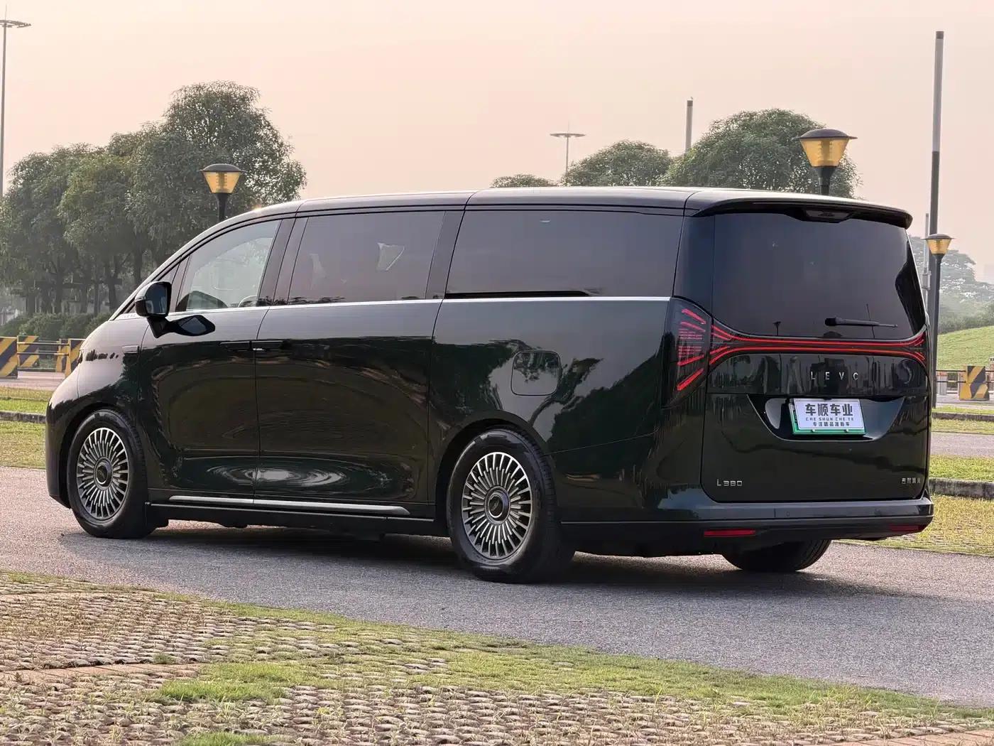 Yizhen L380 2025 Model 805km Flagship Edition 4WD — миниатюра 6