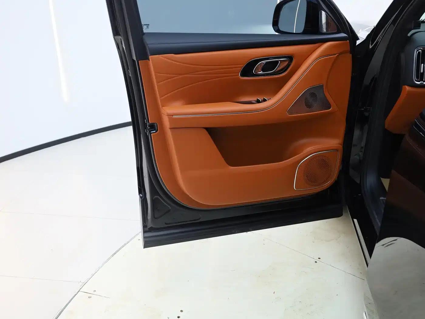 Galaxy M9 2025 210km/h AWD Navigator Edition — миниатюра 12