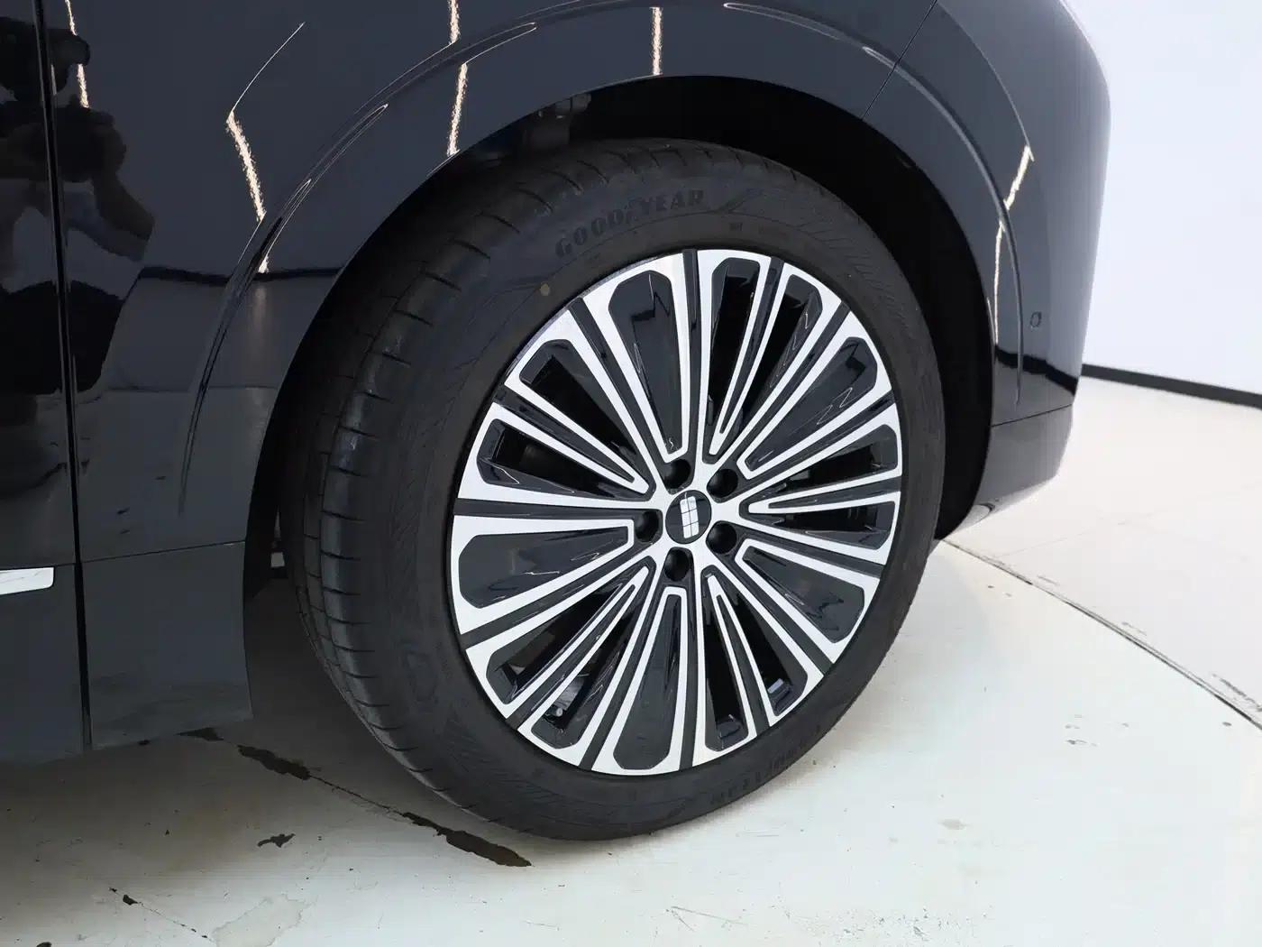 Galaxy M9 2025 210km/h AWD Navigator Edition — миниатюра 24