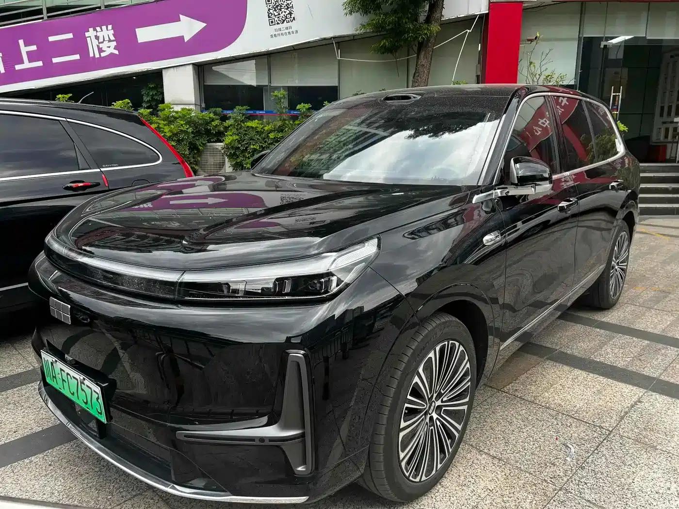 Galaxy M9 2025 210km/h AWD Navigator Edition — миниатюра 1