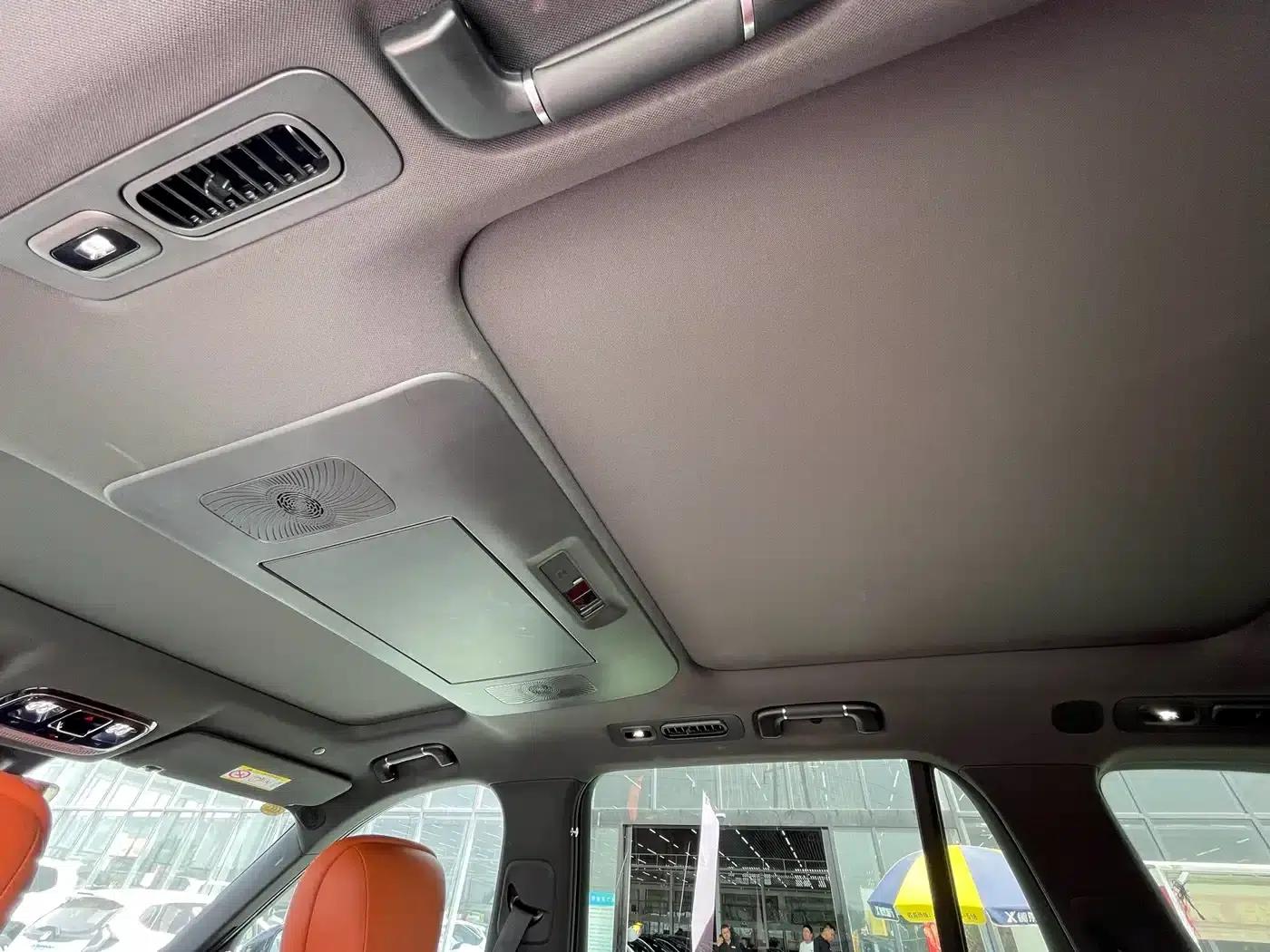 Galaxy M9 2025 210km/h AWD Navigator Edition — миниатюра 13