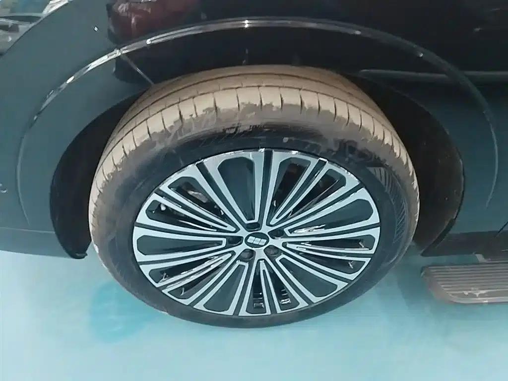 Galaxy M9 2025 210km/h AWD Navigator Edition — миниатюра 23