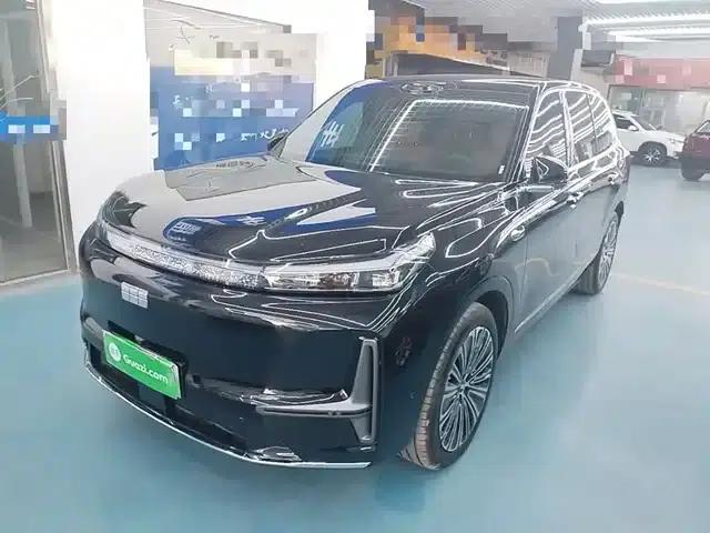 Galaxy M9 2025 210km/h AWD Navigator Edition