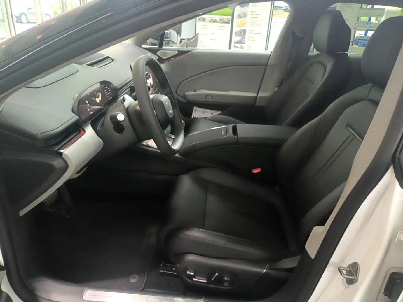 Zeekr 007 2025 Long-Range Rear-Wheel-Drive Intelligent Driving Version 100 kWh — миниатюра 18