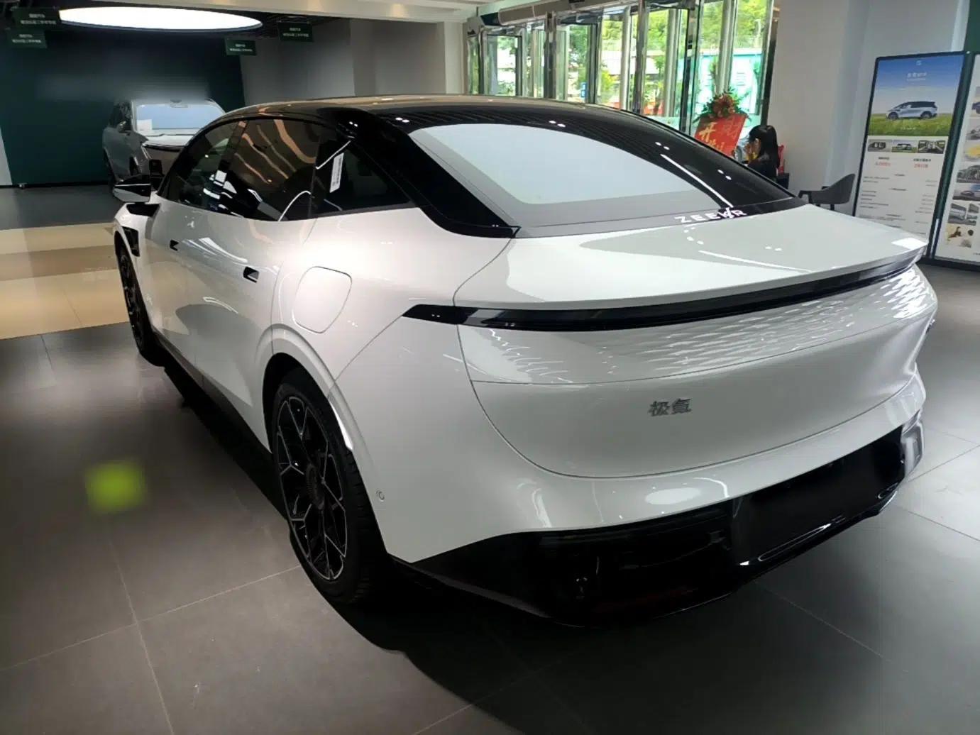 Zeekr 007 2025 Long-Range Rear-Wheel-Drive Intelligent Driving Version 100 kWh — миниатюра 4