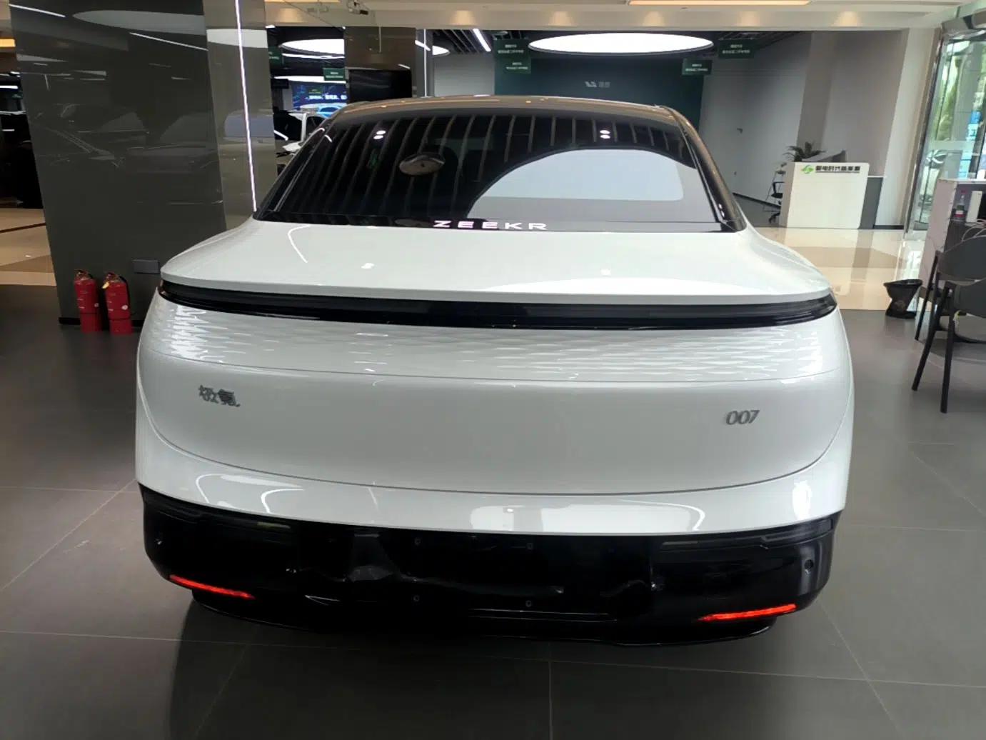 Zeekr 007 2025 Long-Range Rear-Wheel-Drive Intelligent Driving Version 100 kWh — миниатюра 5