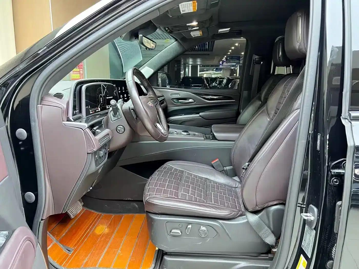 2023 Cadillac Escalade 3.0T Diesel US Spec — миниатюра 3