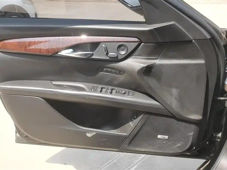 Cadillac CT6 Plug-in 2017 30E Elite — миниатюра 7