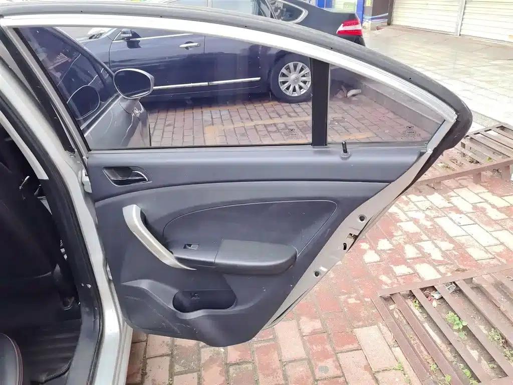 Kaiyi C3 2015 1.5L Manual Diamond Edition — миниатюра 20
