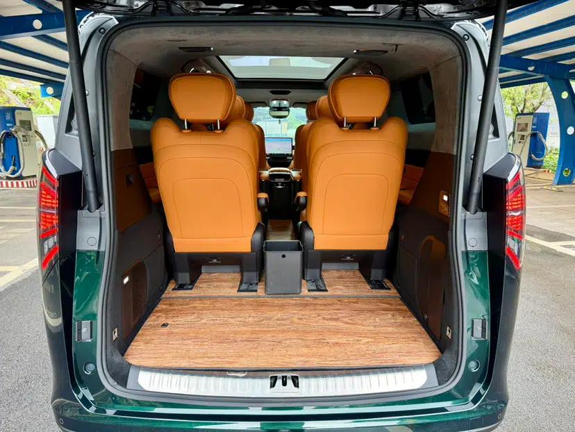 Geely Galaxy LEVC L380 2025 805 km Collection Edition All-Wheel Drive — миниатюра 20
