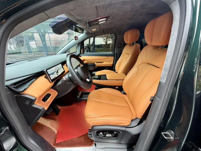 Geely Galaxy LEVC L380 2025 805 km Collection Edition All-Wheel Drive — миниатюра 26