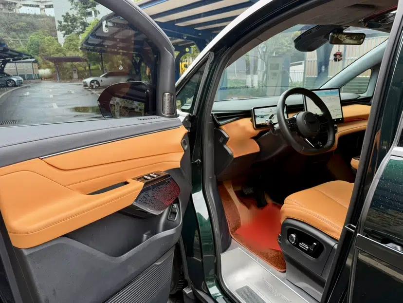 Geely Galaxy LEVC L380 2025 805 km Collection Edition All-Wheel Drive — миниатюра 27