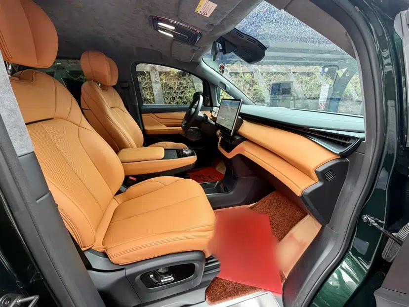 Geely Galaxy LEVC L380 2025 805 km Collection Edition All-Wheel Drive — миниатюра 29