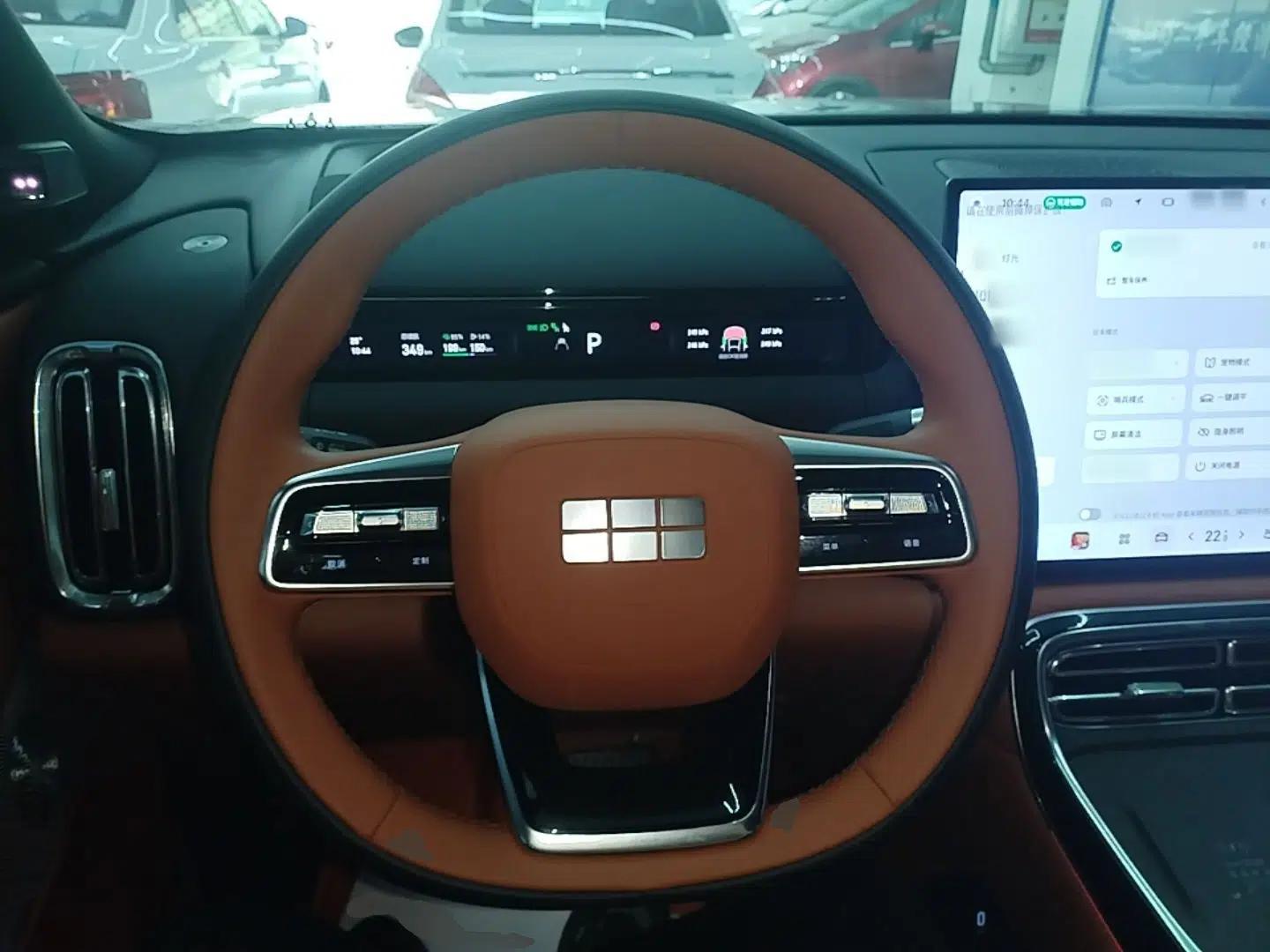 Geely Galaxy M9 2025 Model 210km Four-Wheel-Drive Leading Edition — миниатюра 13