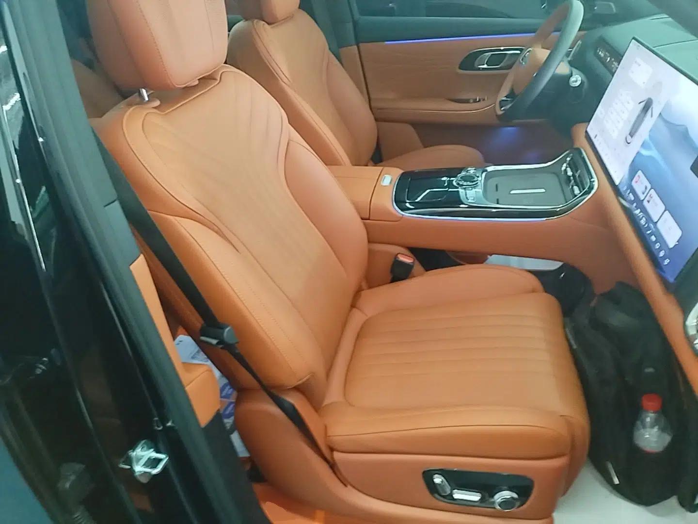 Geely Galaxy M9 2025 Model 210km Four-Wheel-Drive Leading Edition — миниатюра 23