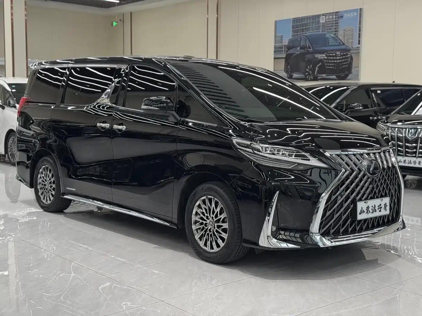 Lexus LM 2020 300h Four-Seat Executive Edition — миниатюра 3