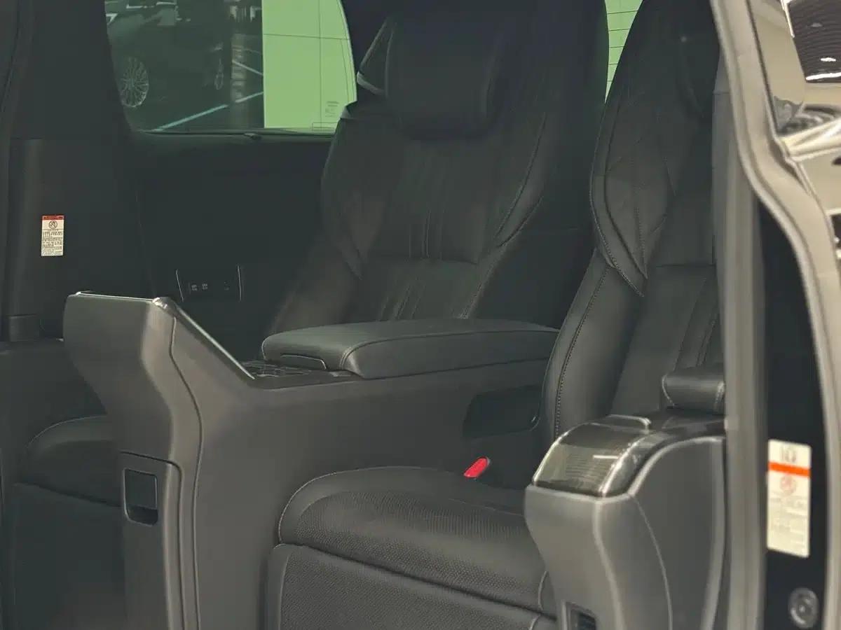 Lexus LM 2020 300h Four-Seat Executive Edition — миниатюра 5