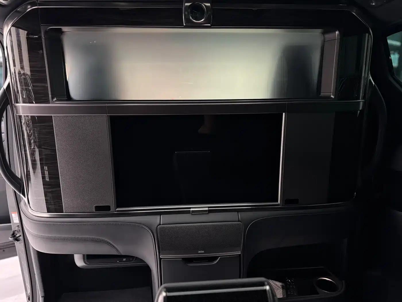 Lexus LM 2020 300h Four-Seat Executive Edition — миниатюра 7