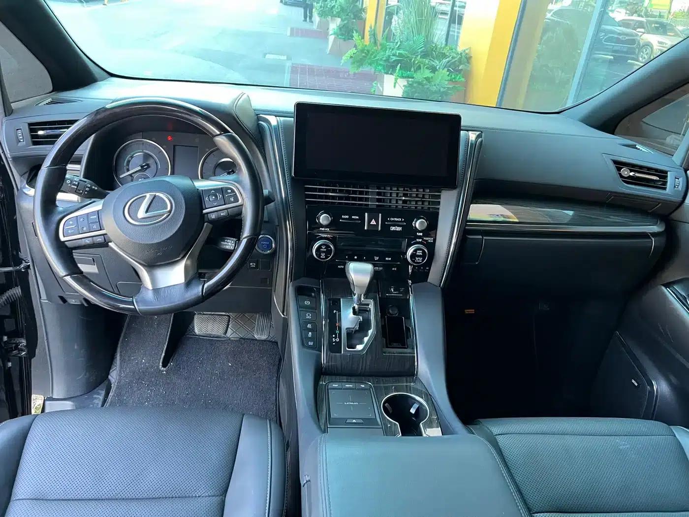 Lexus LM 2020 300h — миниатюра 9
