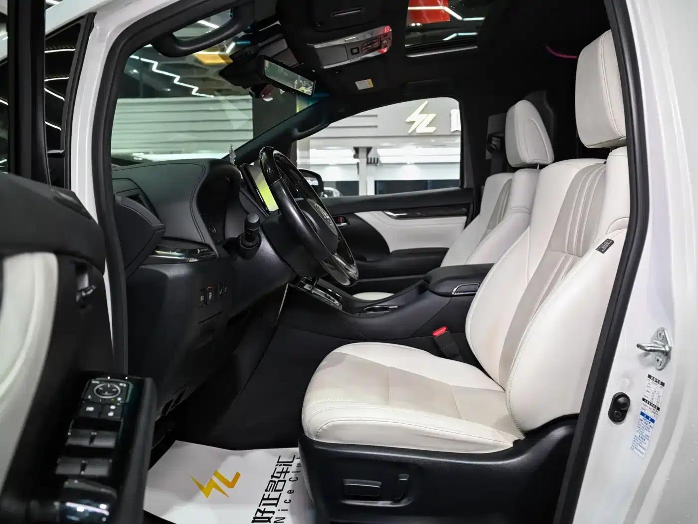 Lexus LM 2020 300h Four-Seat Executive Edition — миниатюра 13