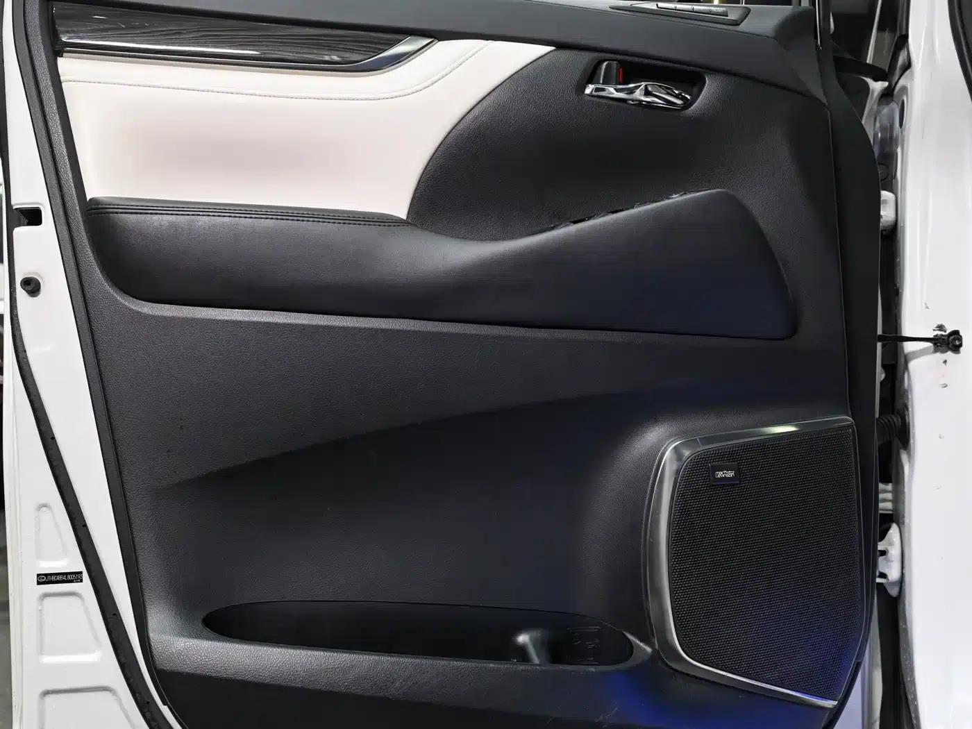 Lexus LM 2020 300h Four-Seat Executive Edition — миниатюра 6