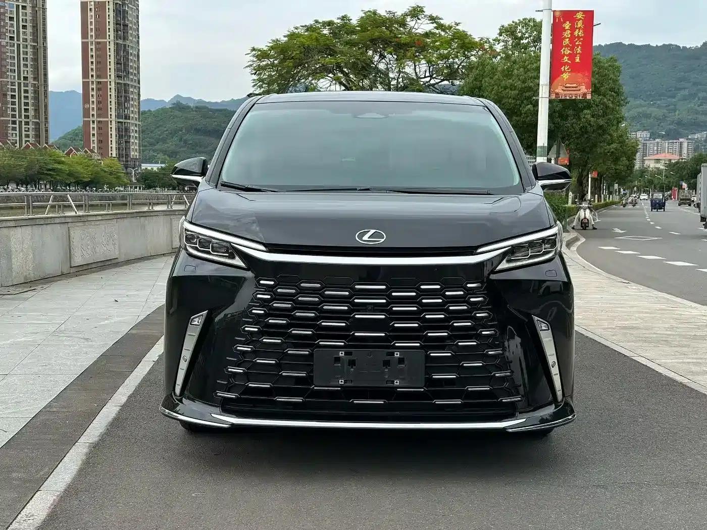 Lexus LM 2023 350h 7-Seat Elegant Edition — миниатюра 2