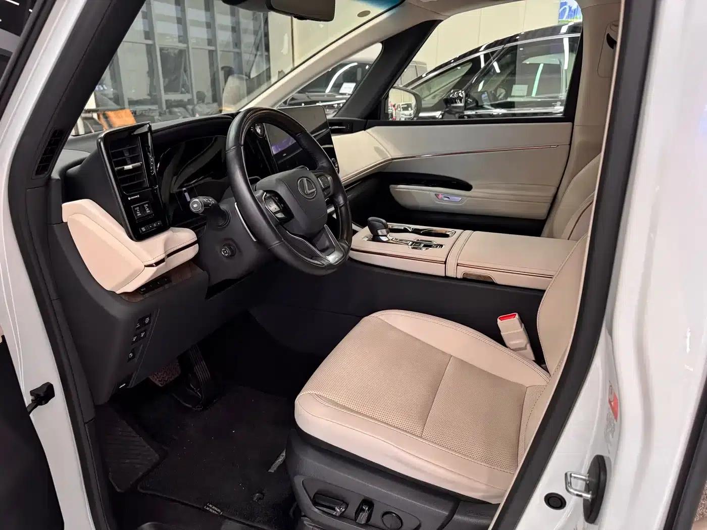Lexus LM 2023 500h Six-Seat Premium Edition — миниатюра 7