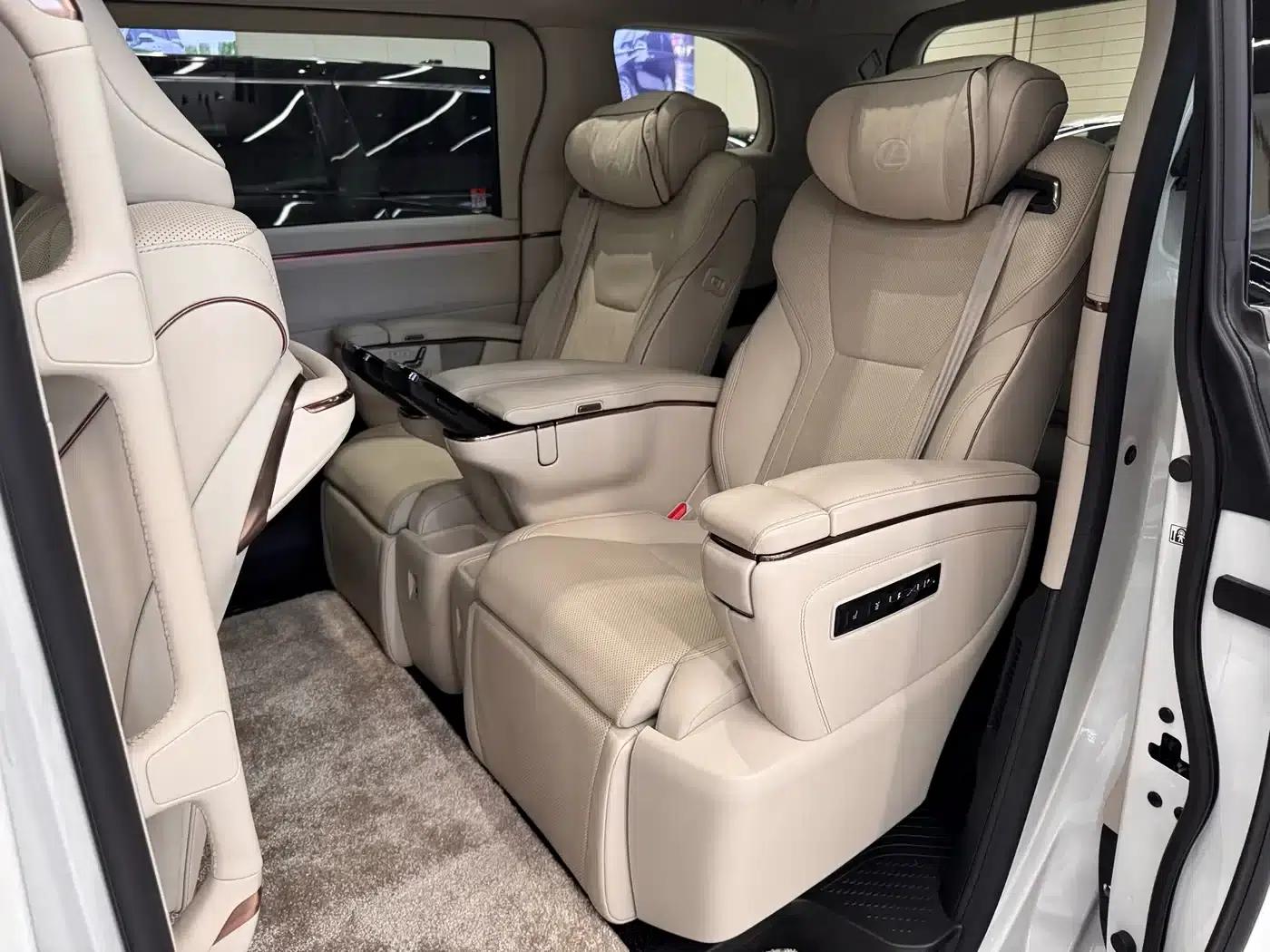 Lexus LM 2023 500h Six-Seat Premium Edition — миниатюра 8