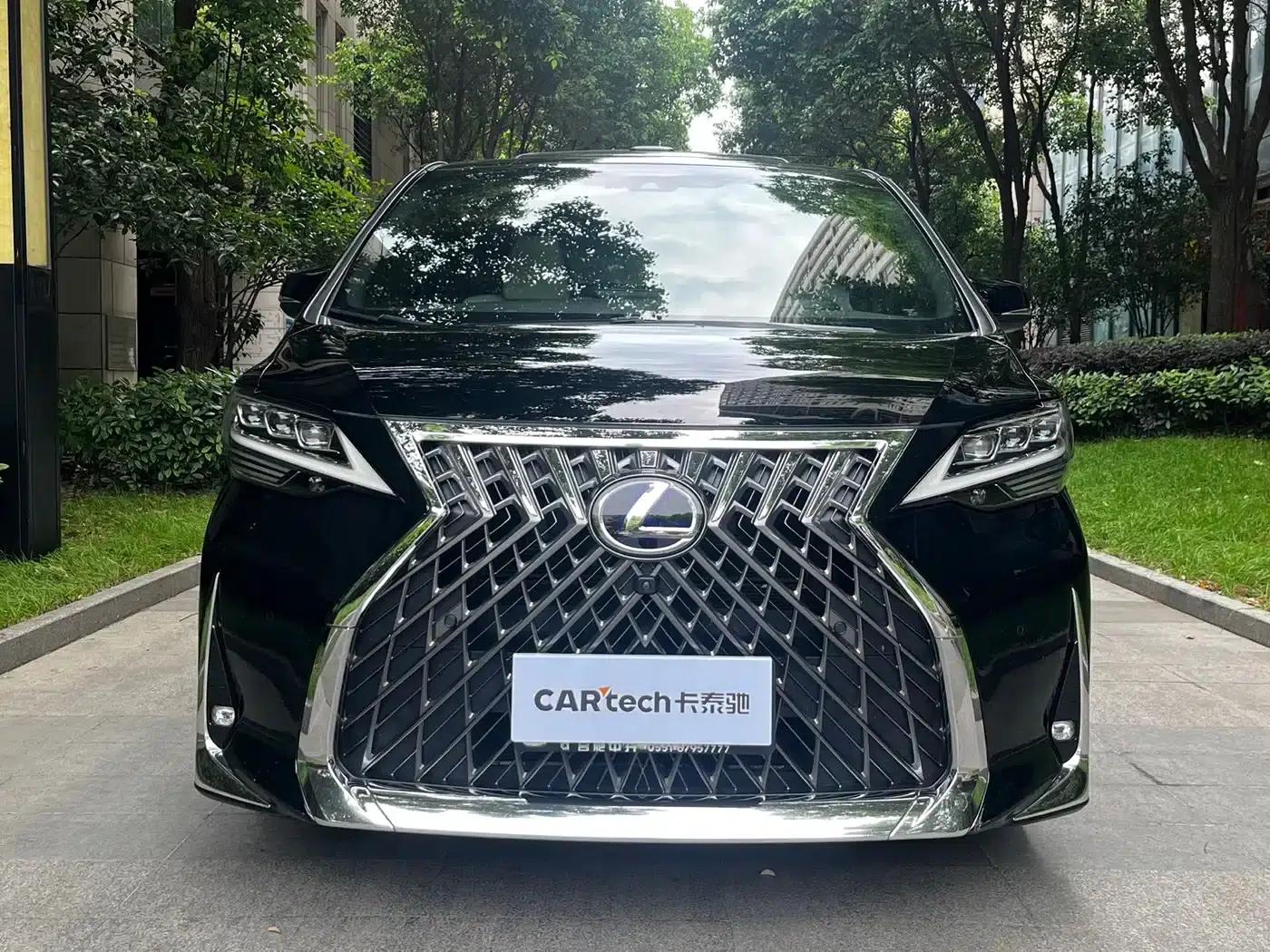 Lexus LM 2020 300h Four-Seat Executive Edition — миниатюра 2