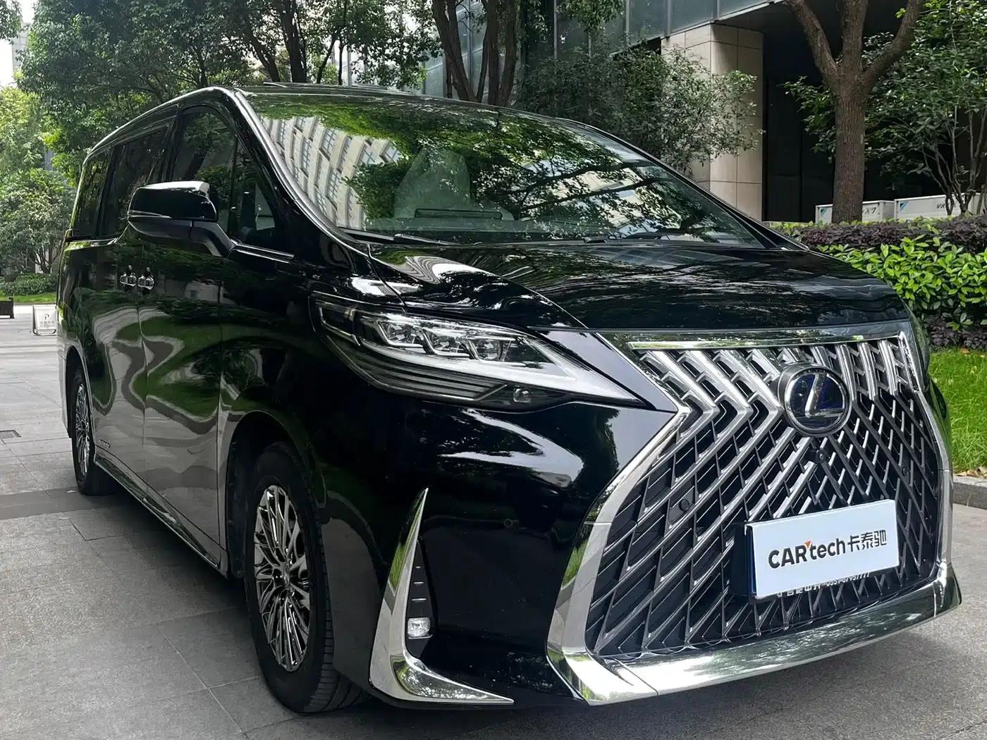 Lexus LM 2020 300h Four-Seat Executive Edition — миниатюра 3