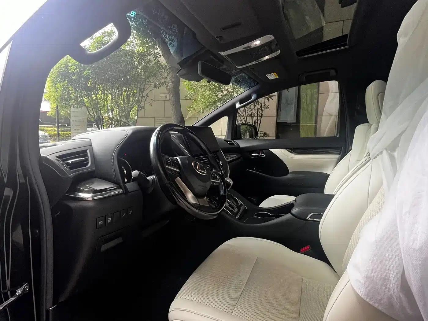 Lexus LM 2020 300h Four-Seat Executive Edition — миниатюра 7